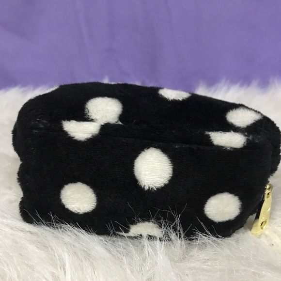 SOLD…..Betsey Johnson Polka Dot Cosmetic Bag - Picture 4 of 10